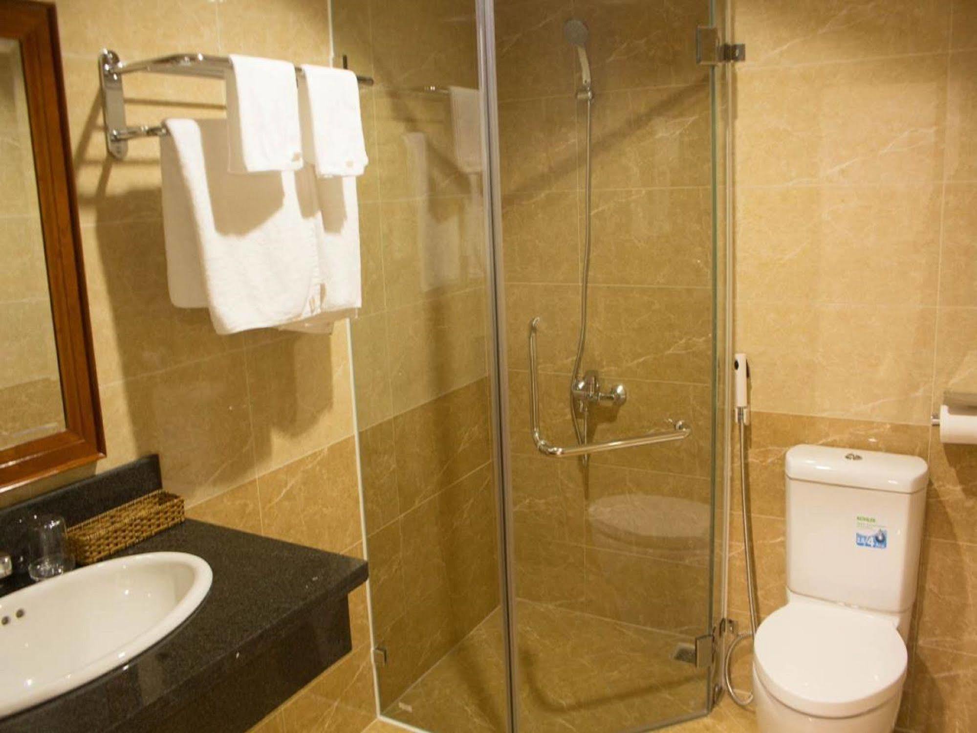 Reddoorz Plus New Sun Hotel Ho Şi Min Exterior foto
