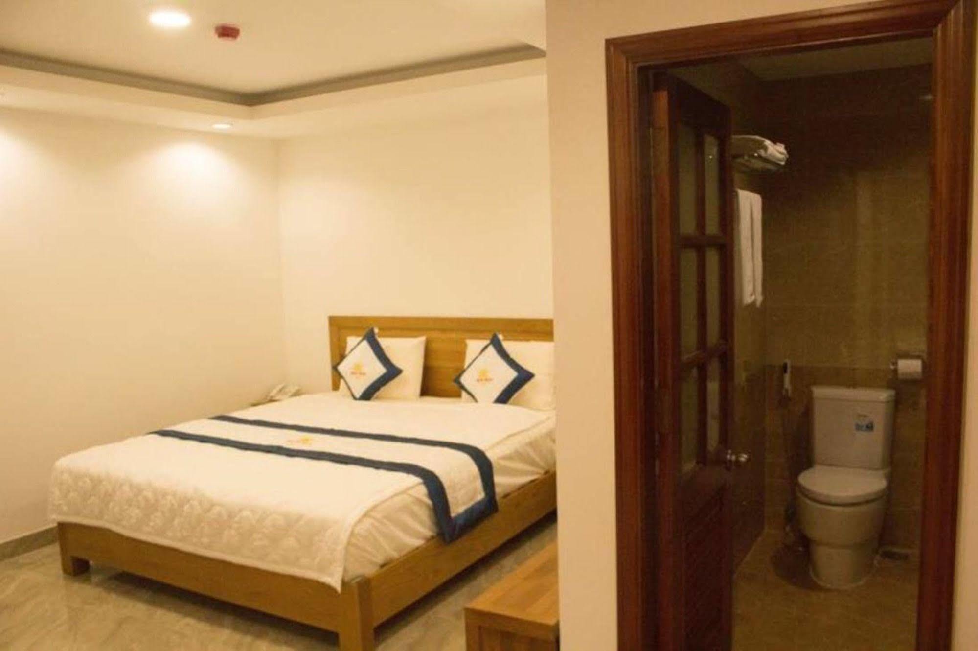 Reddoorz Plus New Sun Hotel Ho Şi Min Exterior foto